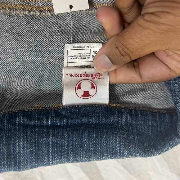 Disney Store Retro Mickey Mouse Painted Back Rhinestone Denim Trucker Ja… - Picture 11 of 15